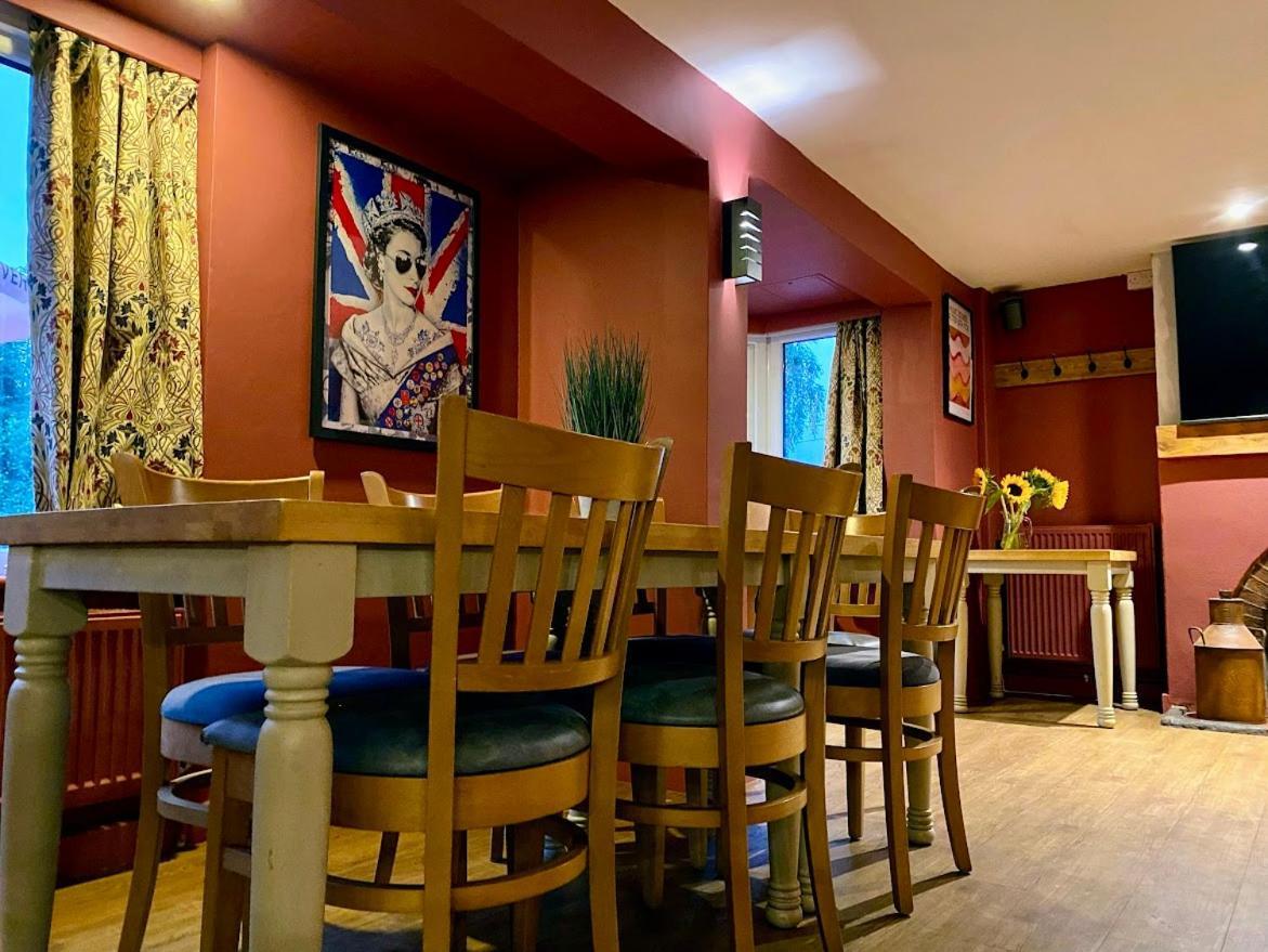 Hotel The Crown Radnage Extérieur photo
